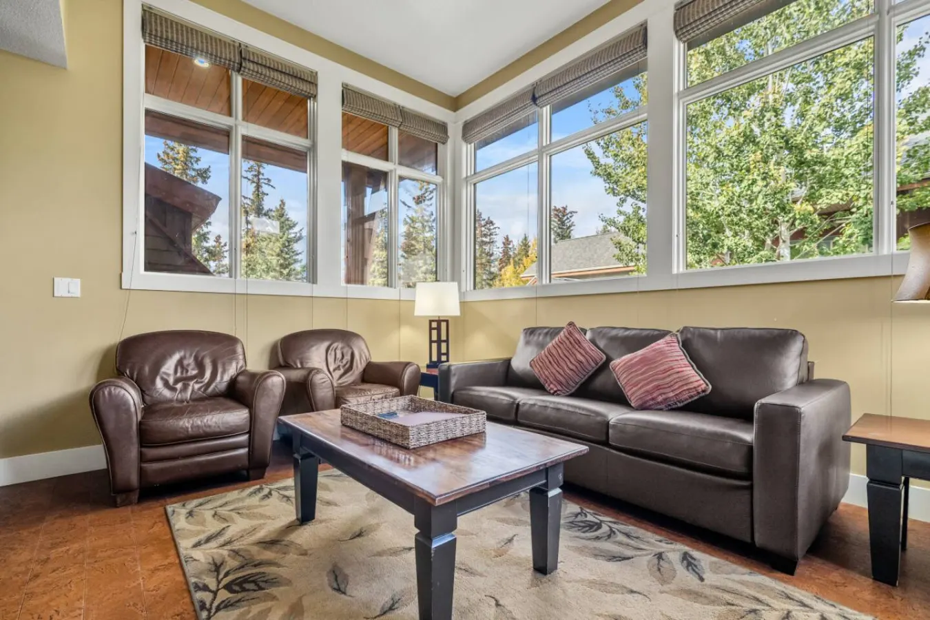 Stylish Rockies Escape King Suite, Patio 19