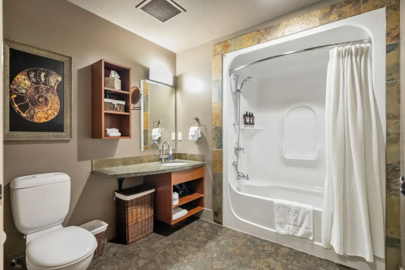 Stylish Rockies Escape King Suite, Patio 20