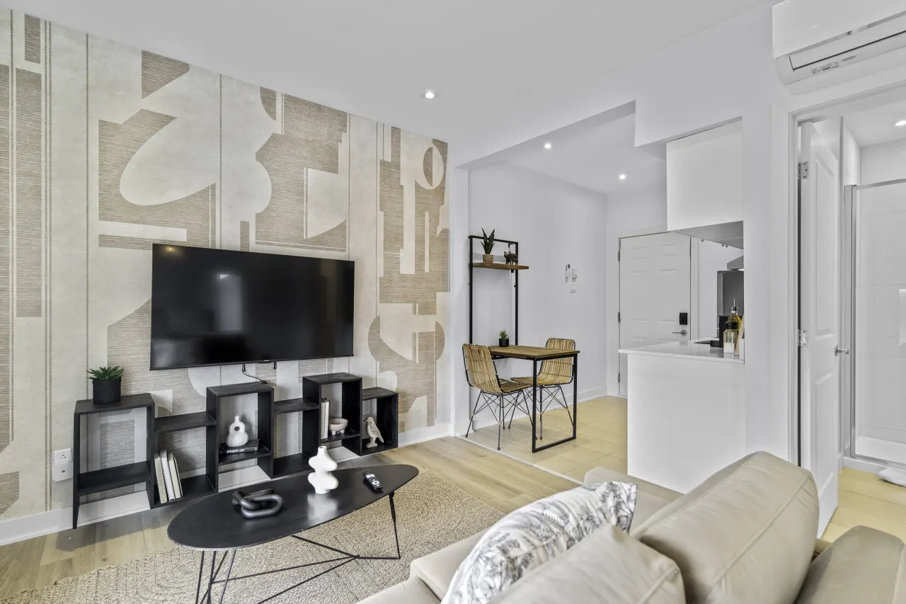 Little Italy - Stylish 1-Bedroom Haven by Jean Talon Market - Unit 3