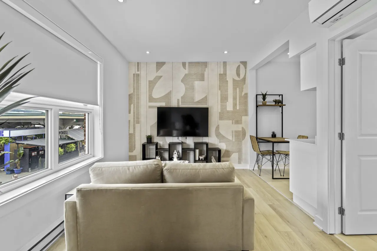 Little Italy - Stylish 1-Bedroom Haven by Jean Talon Market - Unit 3 3