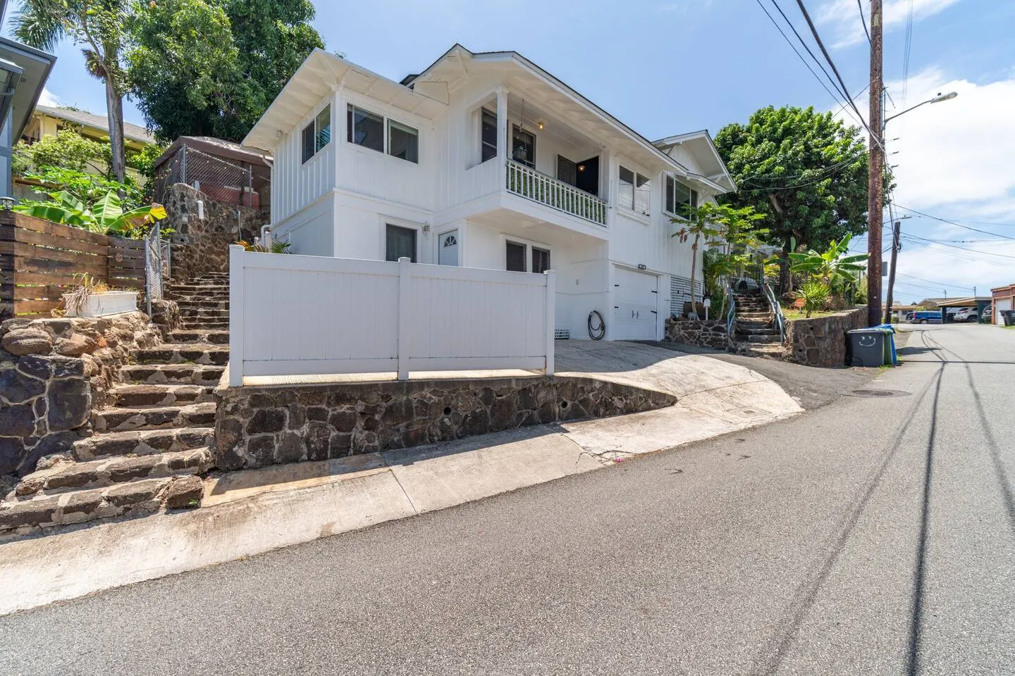 30+ day stays in Honolulu Studio 2