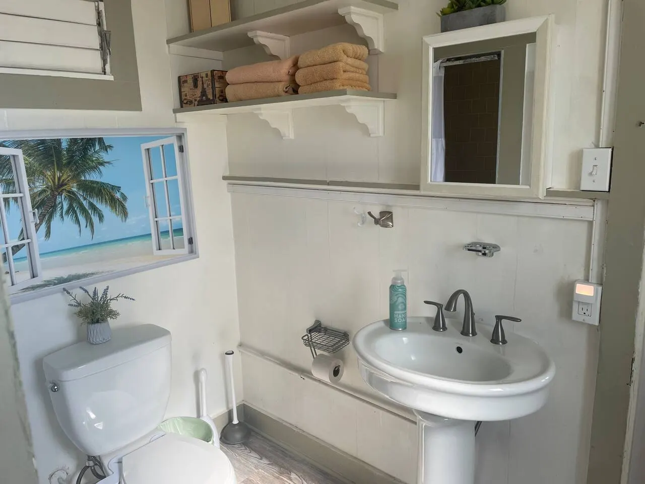 30+ day stays in Honolulu Studio 9