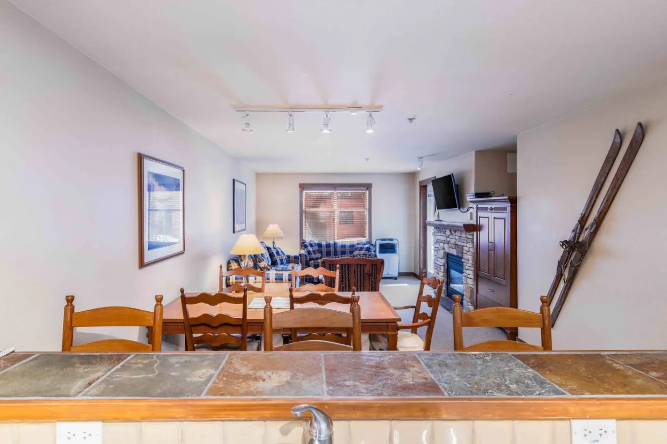 Powderhorn Suite-Ski/Out, Hot Tub w/ Mountain View
