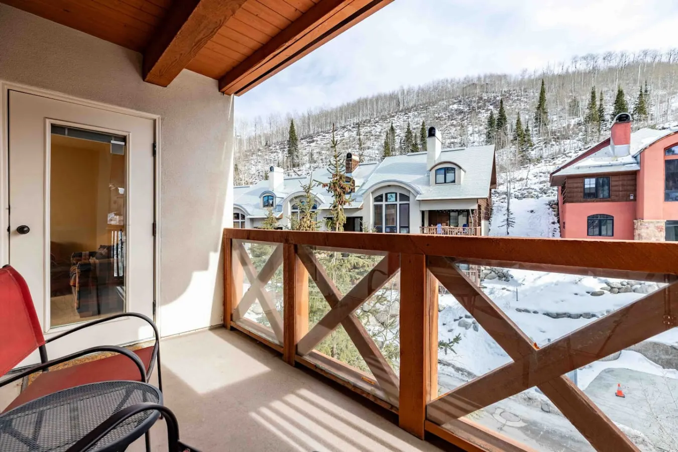 Powderhorn Suite-Ski/Out, Hot Tub w/ Mountain View — photo 5