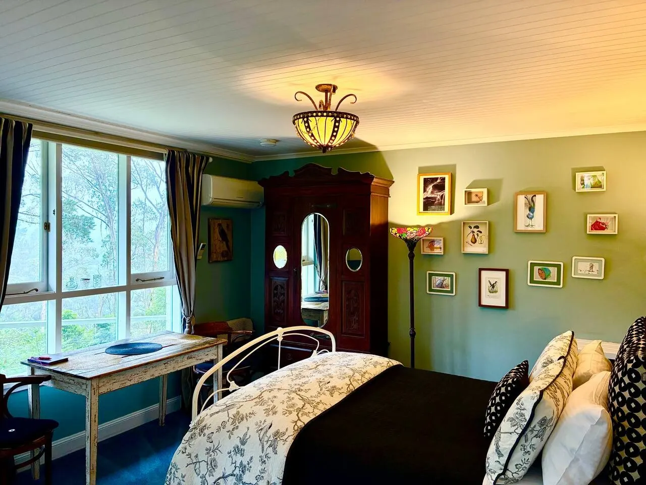Elphin - your private Leura valley 8