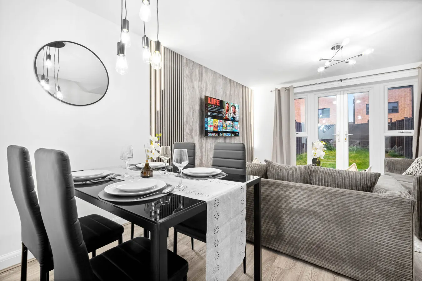 Charming 2-Bedroom Home with Garden & Driveway Parking 5