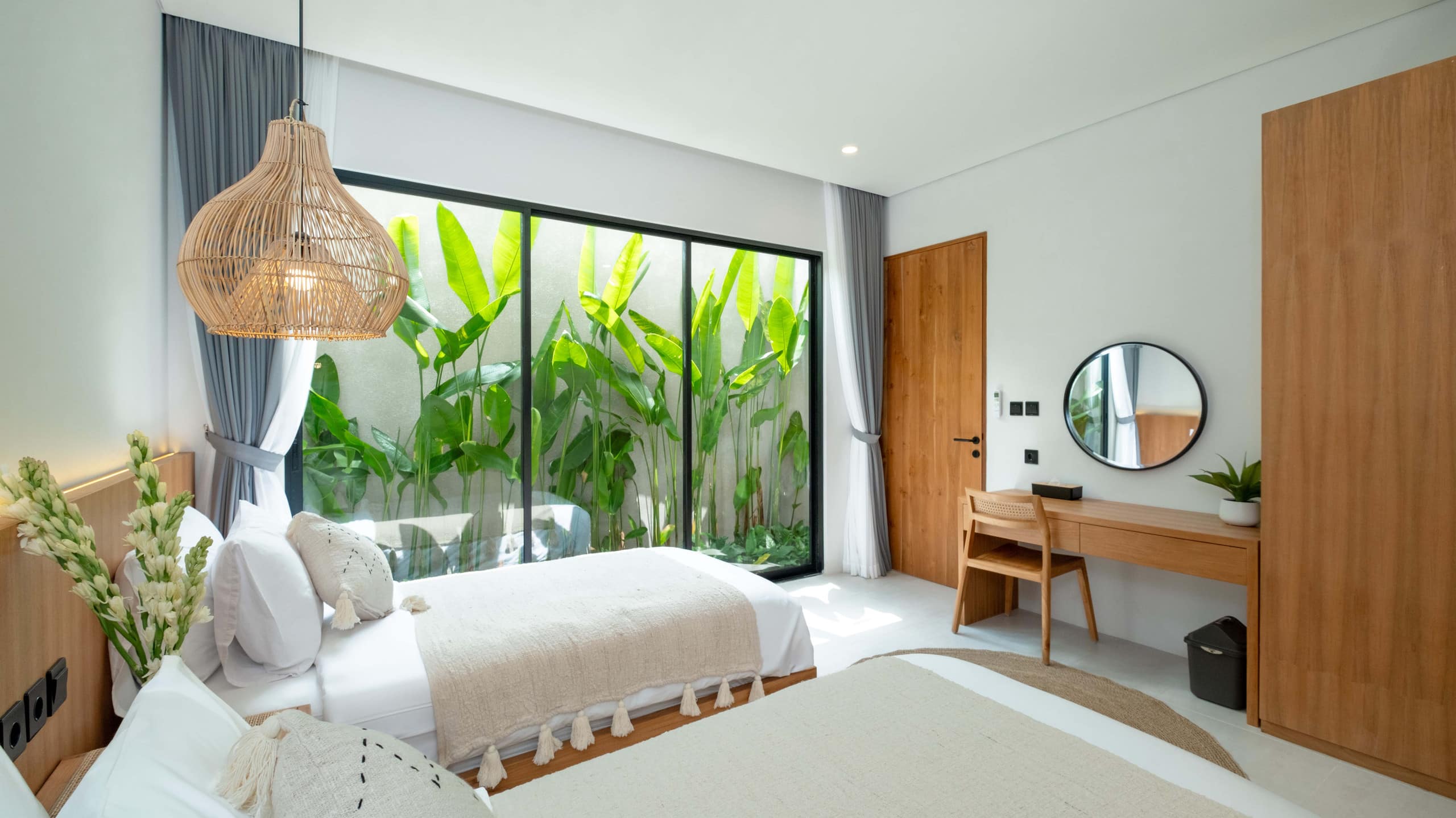 Modern 2BR Villa•Prime Area•Walk to Cafés & Shops 12