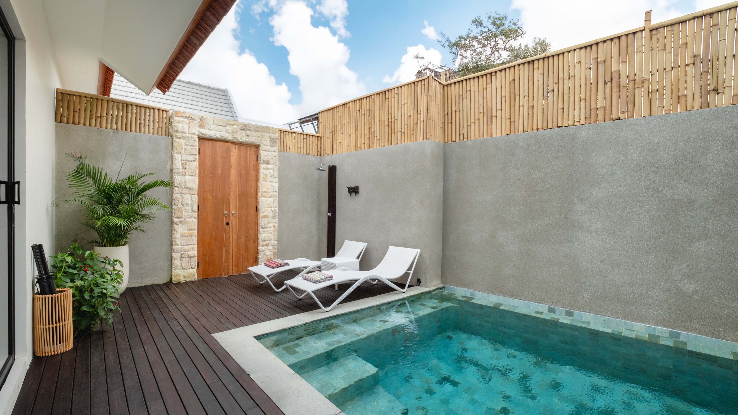 Modern 2BR Villa•Prime Area•Walk to Cafés & Shops 14