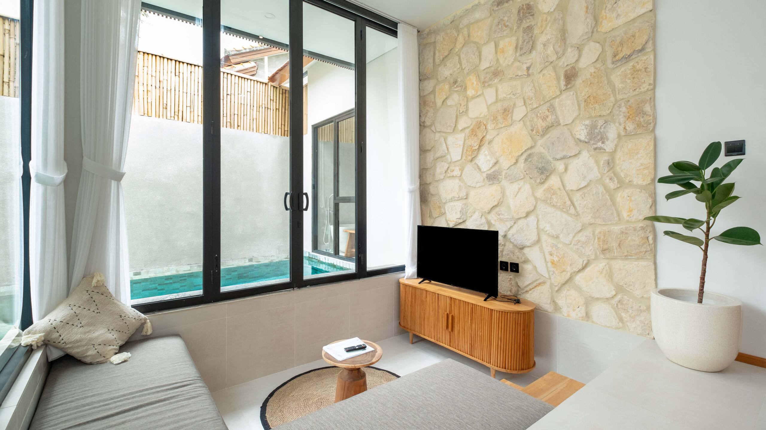 Modern 2BR Villa•Prime Area•Walk to Cafés & Shops — photo 5