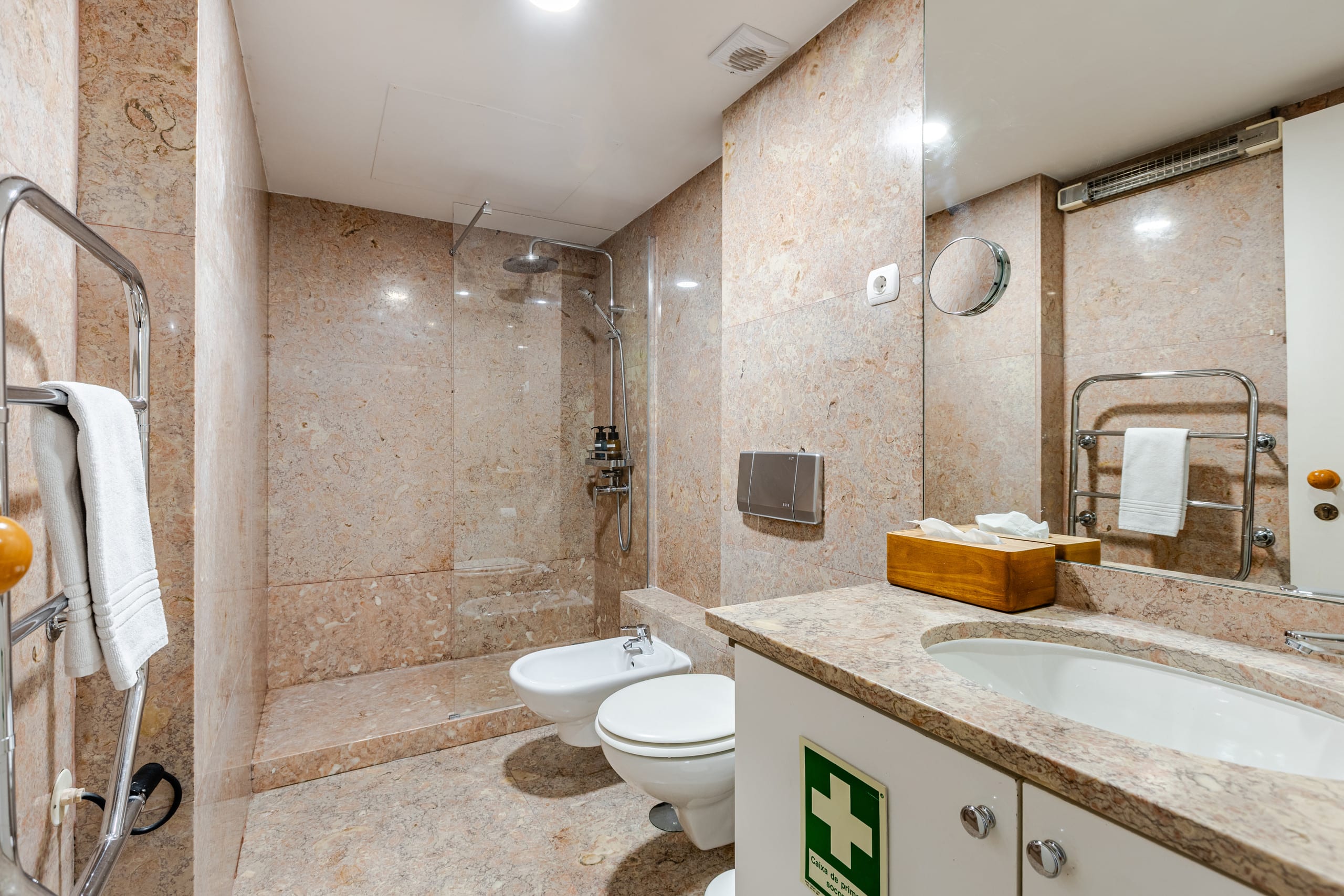 Deluxe apartment in Chiado 17