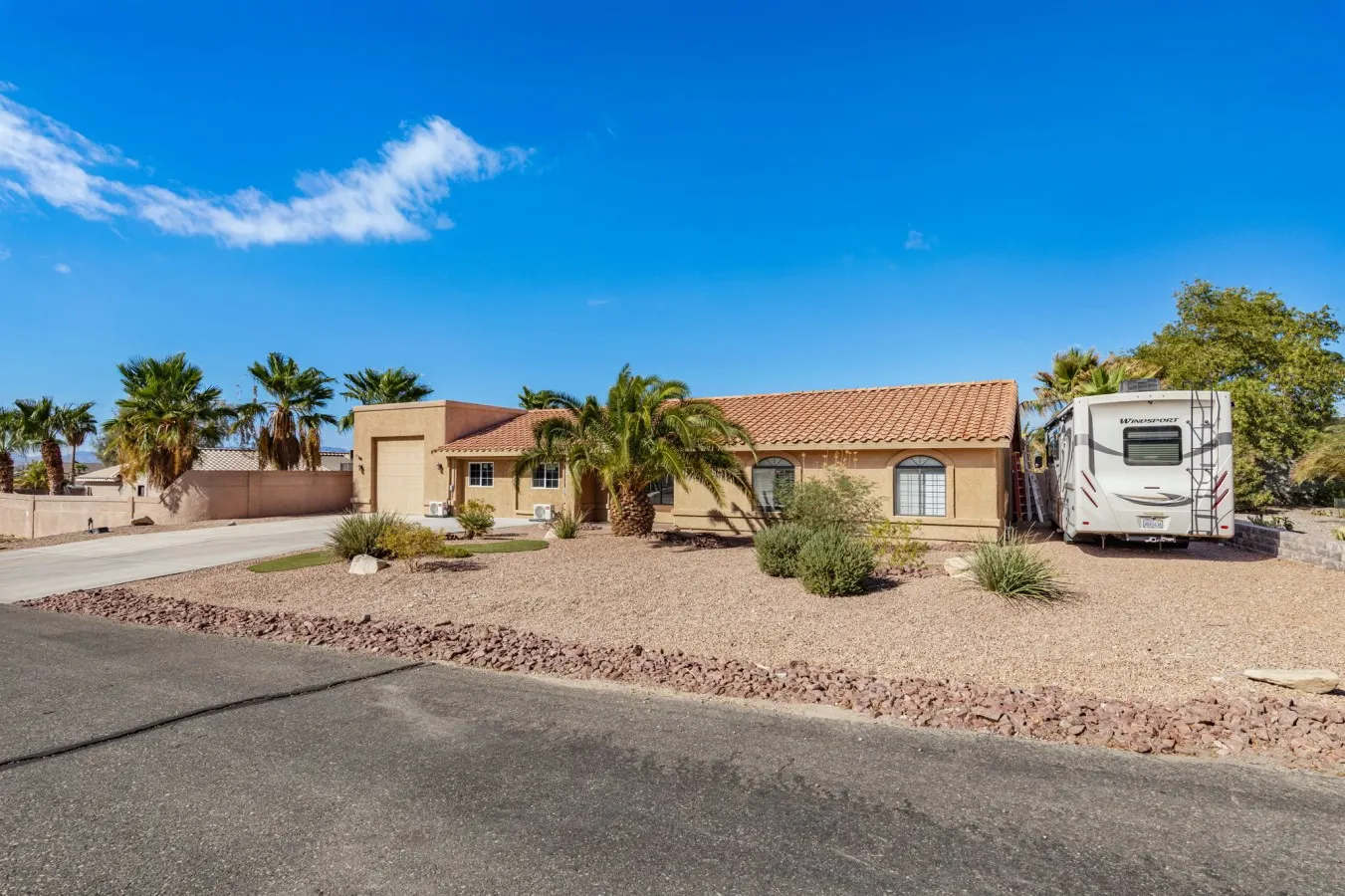 Havasu Date Row - 5BDRM, Pool, Spa, Game Room 13
