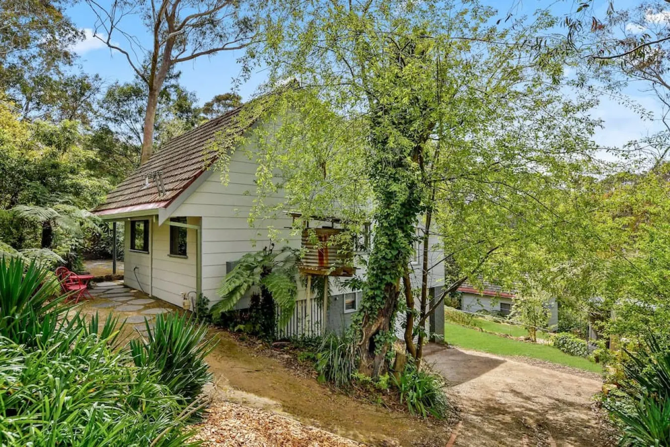 Banksia Cottage, pretty cottage with garden
