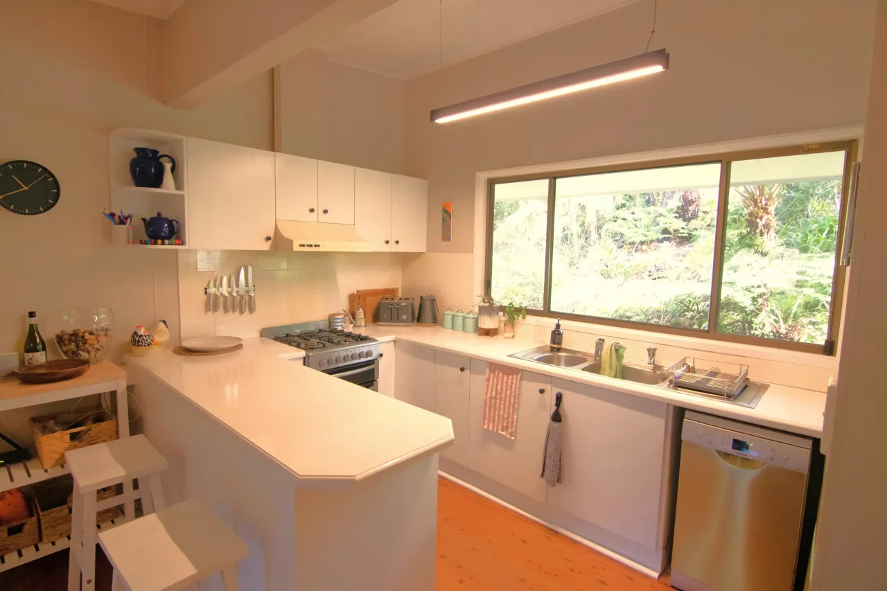 Banksia Cottage, pretty cottage with garden 16