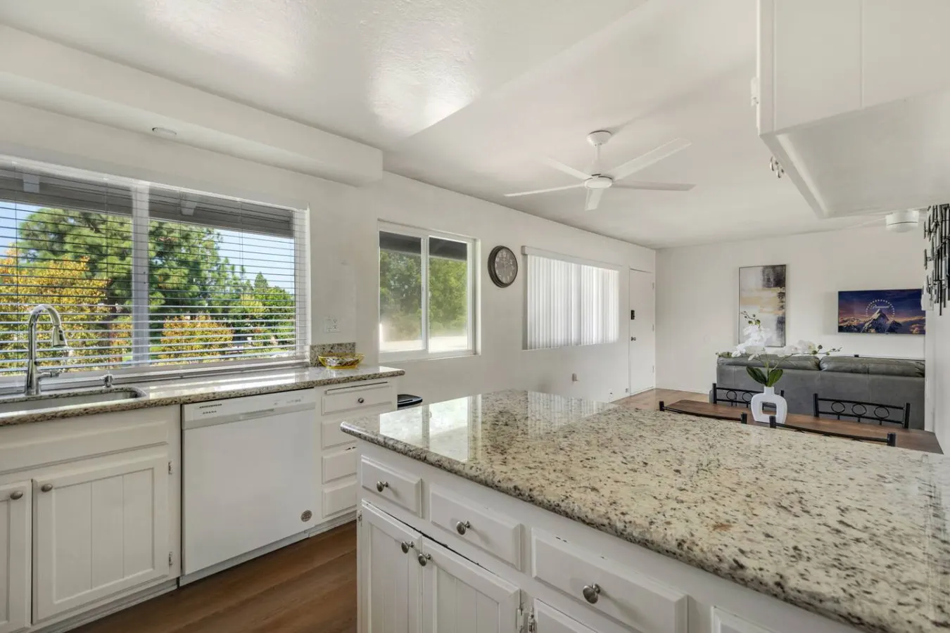 Monthly Rental Near South Coast Plaza 1Bed1Bath 13