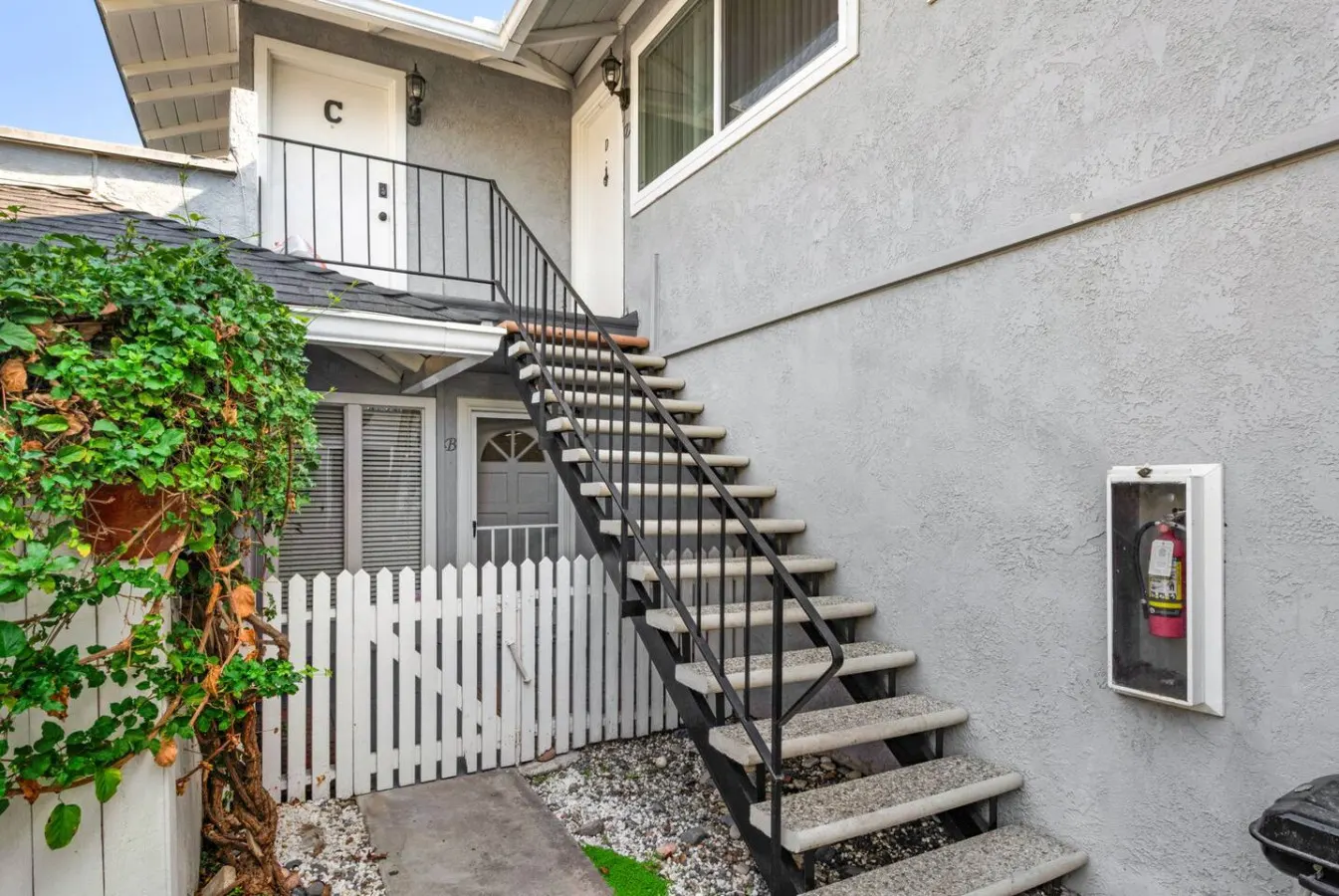Monthly Rental Near South Coast Plaza 1Bed1Bath 19