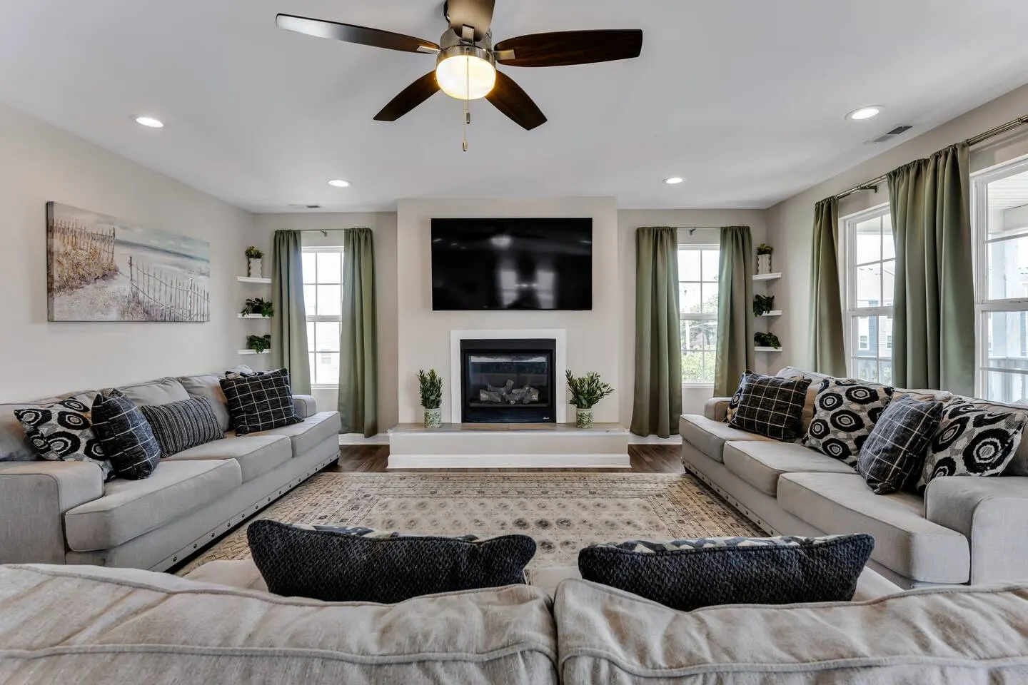 Norfolk 4BR Home Chesapeake Bay + Covered Deck 11