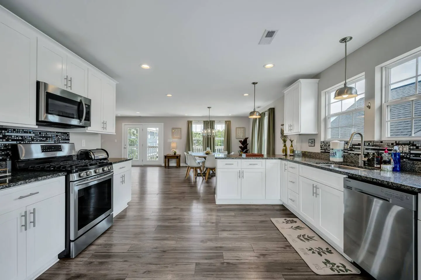 Norfolk 4BR Home Chesapeake Bay + Covered Deck 5