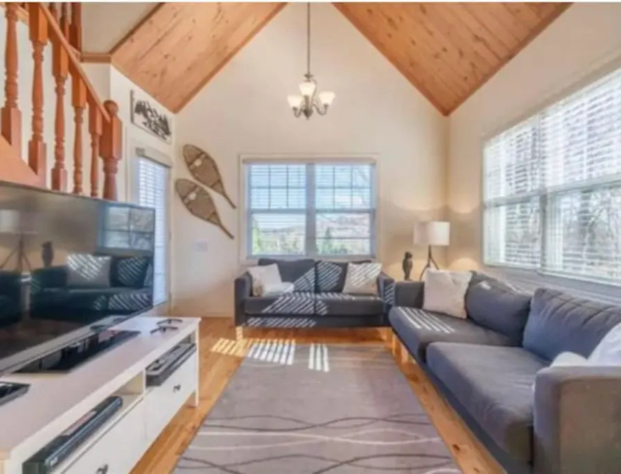 Tremblant Chalet Haven - 3-BR Mountain Retreat