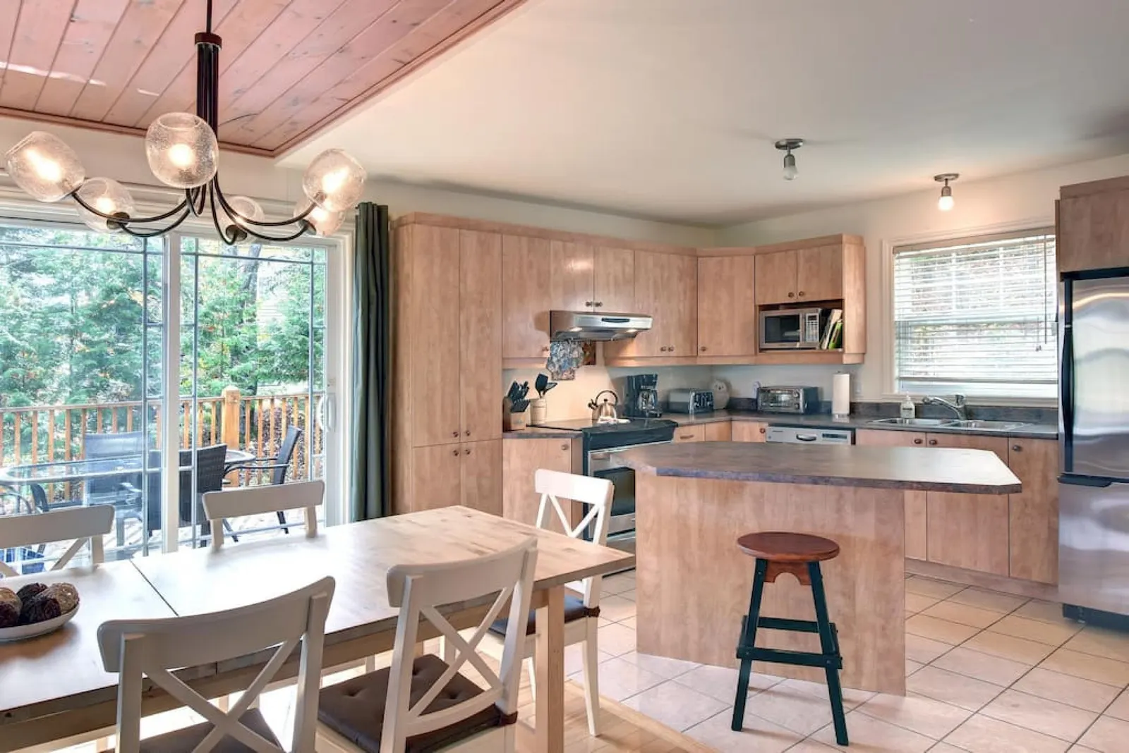 Tremblant Chalet Haven - 3-BR Mountain Retreat 11
