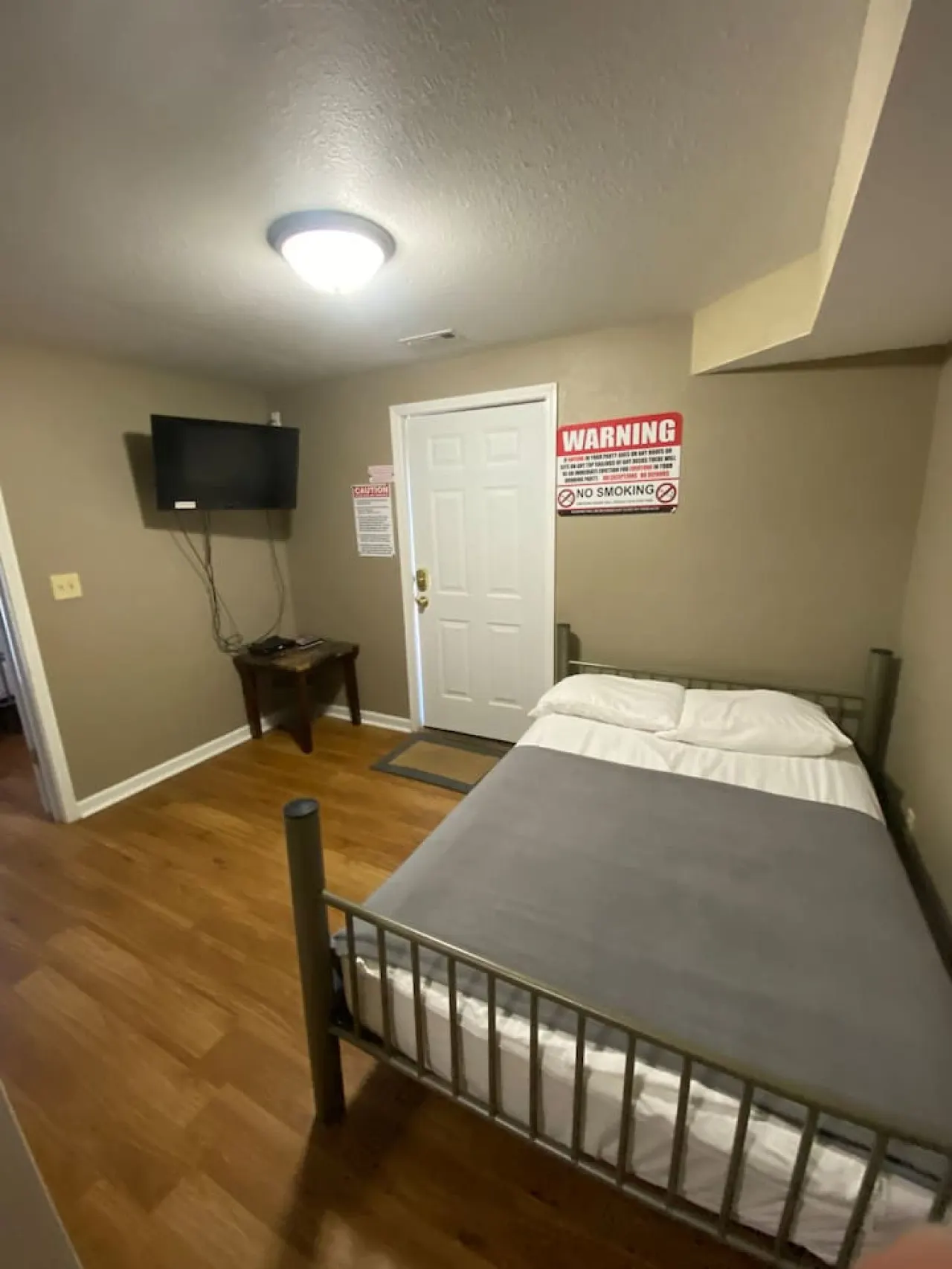 Studio D Sleep 6- Bachelor/Bachelorette Parties! 7