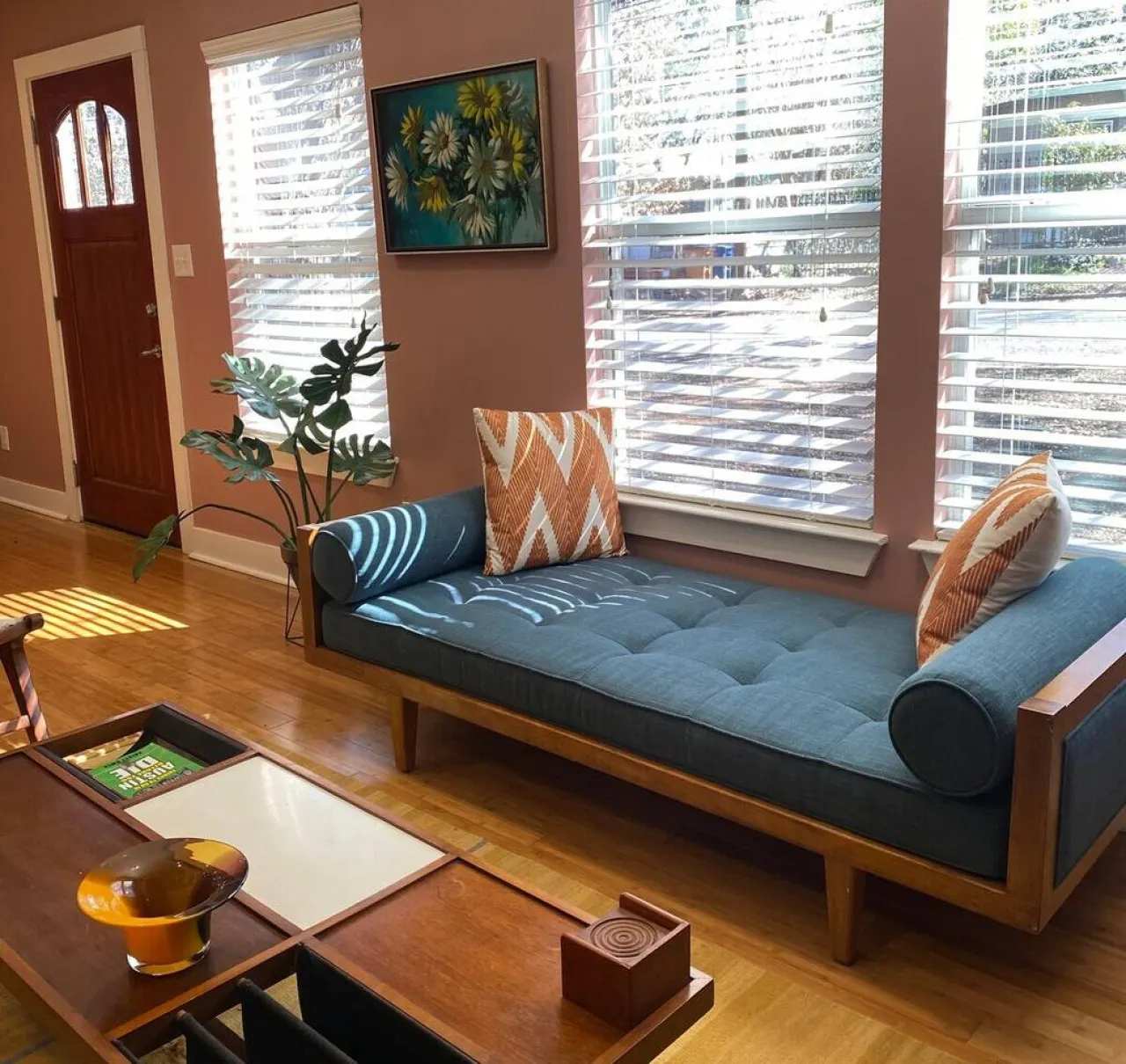 Retro Cowboy Villa in the Heart of Austin 4