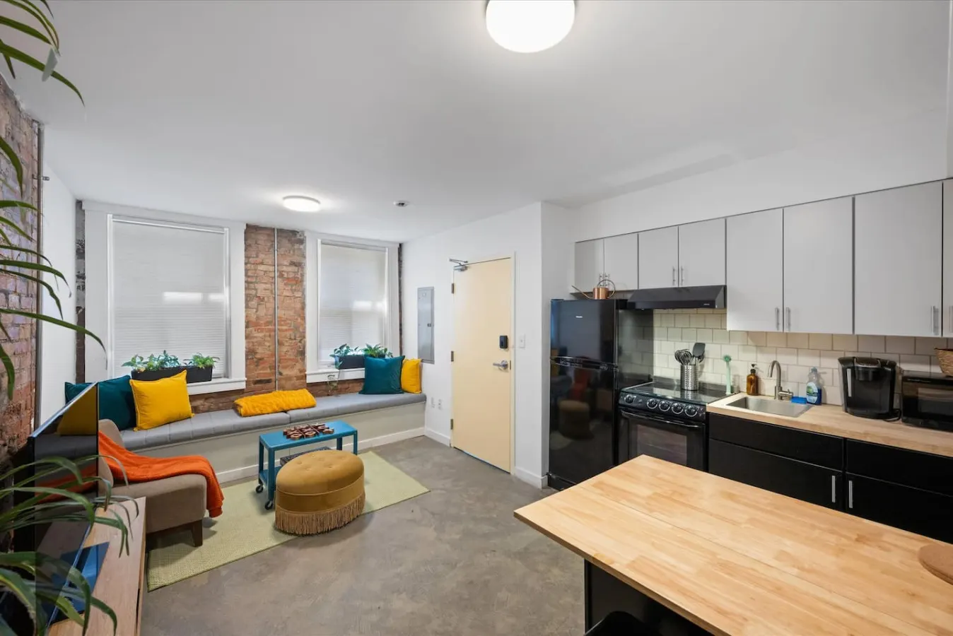 Cozy 1BR Near Findlay Market and UC, Rhinegeist 1