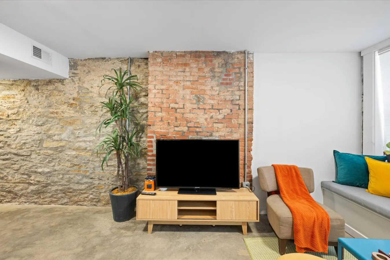Cozy 1BR Near Findlay Market and UC, Rhinegeist 2