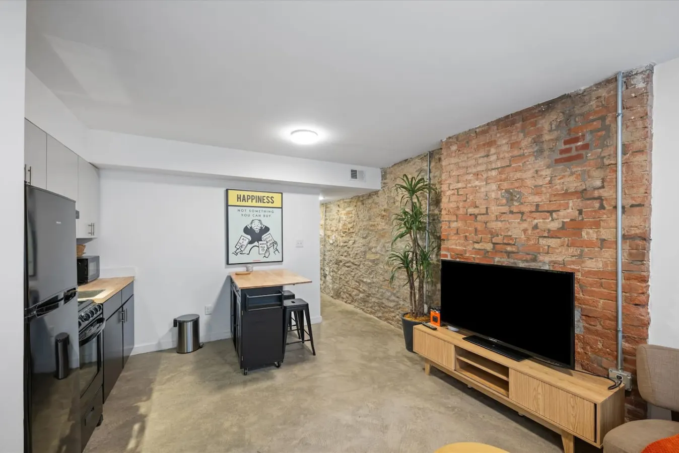 Cozy 1BR Near Findlay Market and UC, Rhinegeist 8