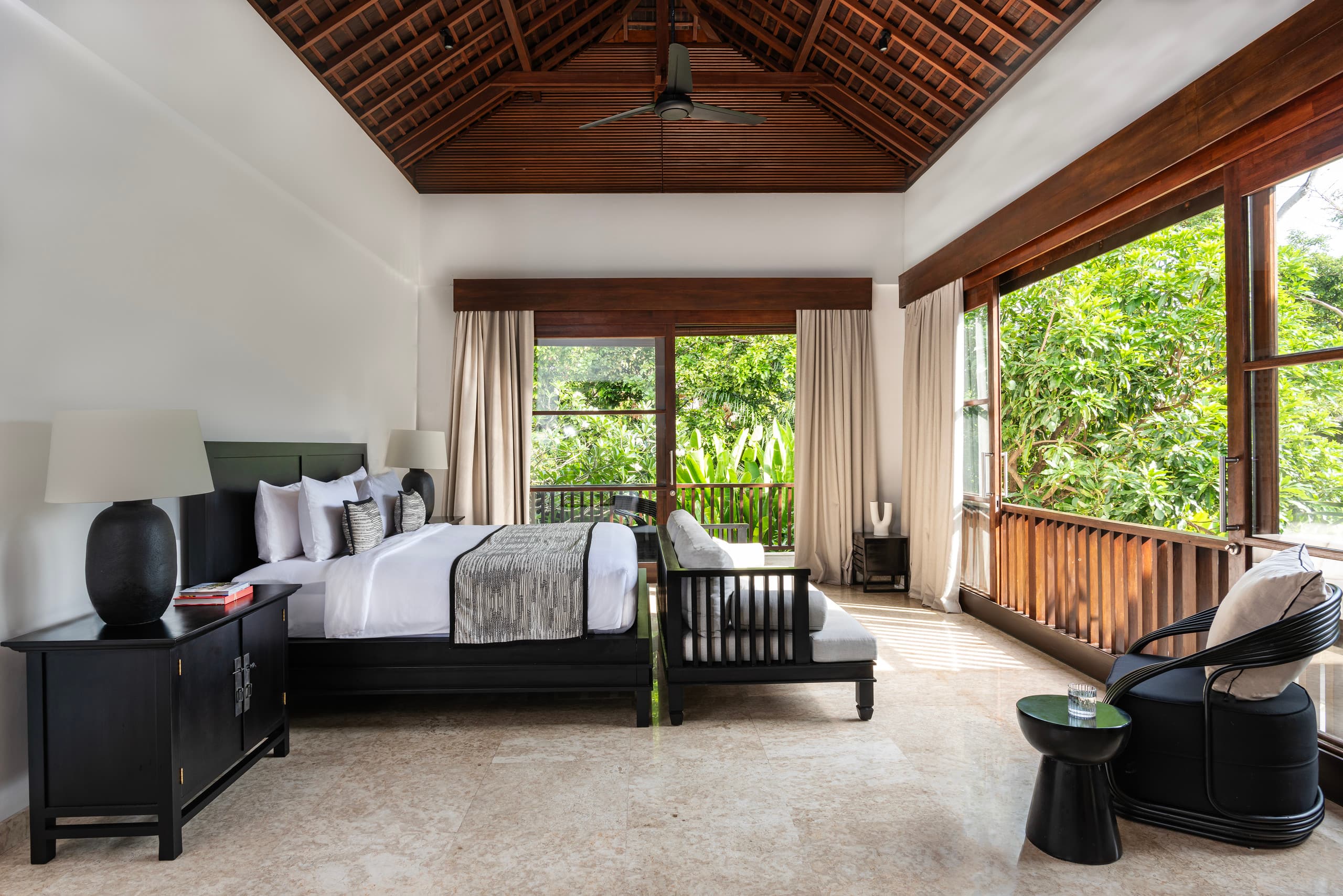 Villa Amara Pradi: 4-Bedroom, Pool, Outdoor Lounge — photo 4