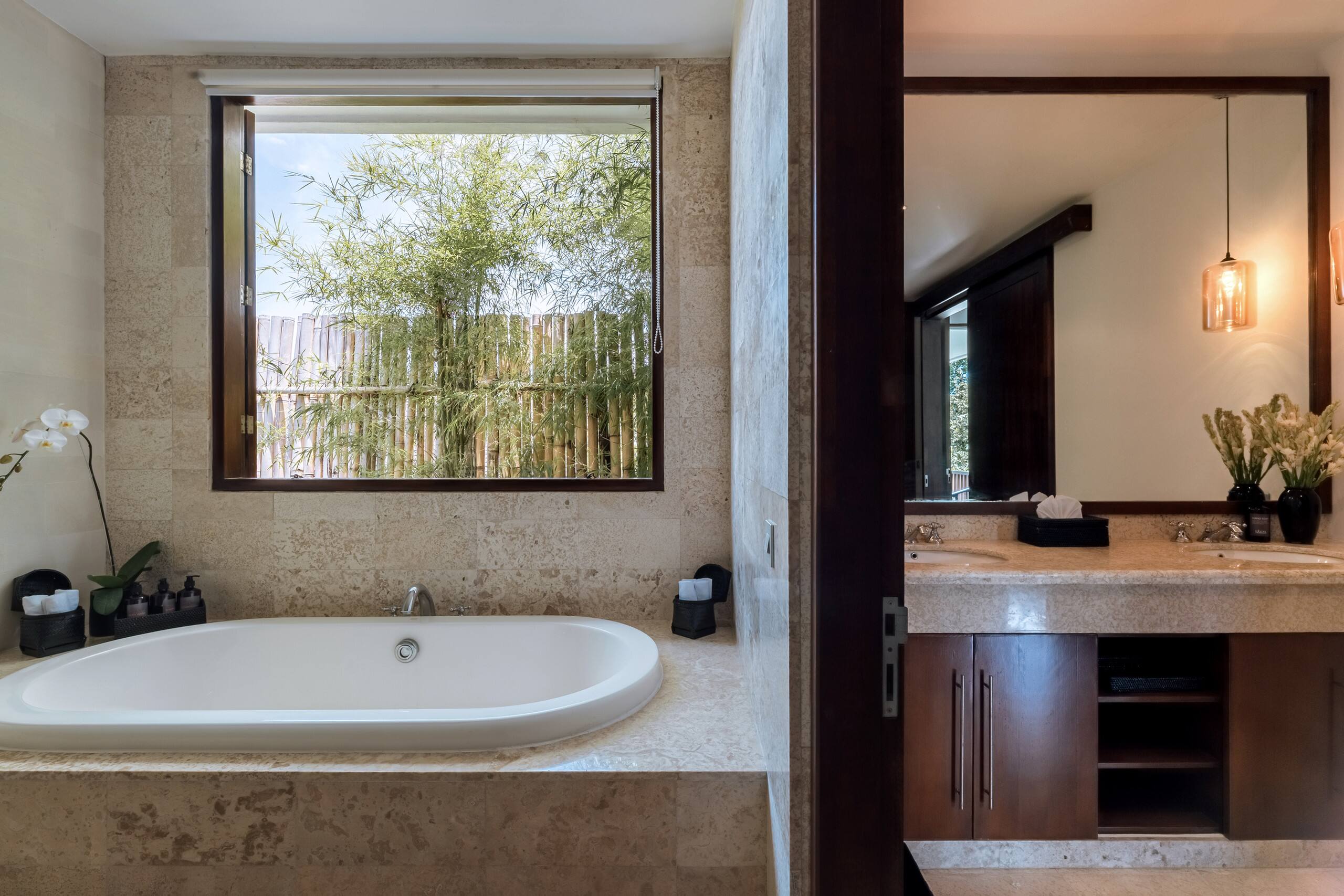 Villa Amara Pradi: 4-Bedroom, Pool, Outdoor Lounge 17
