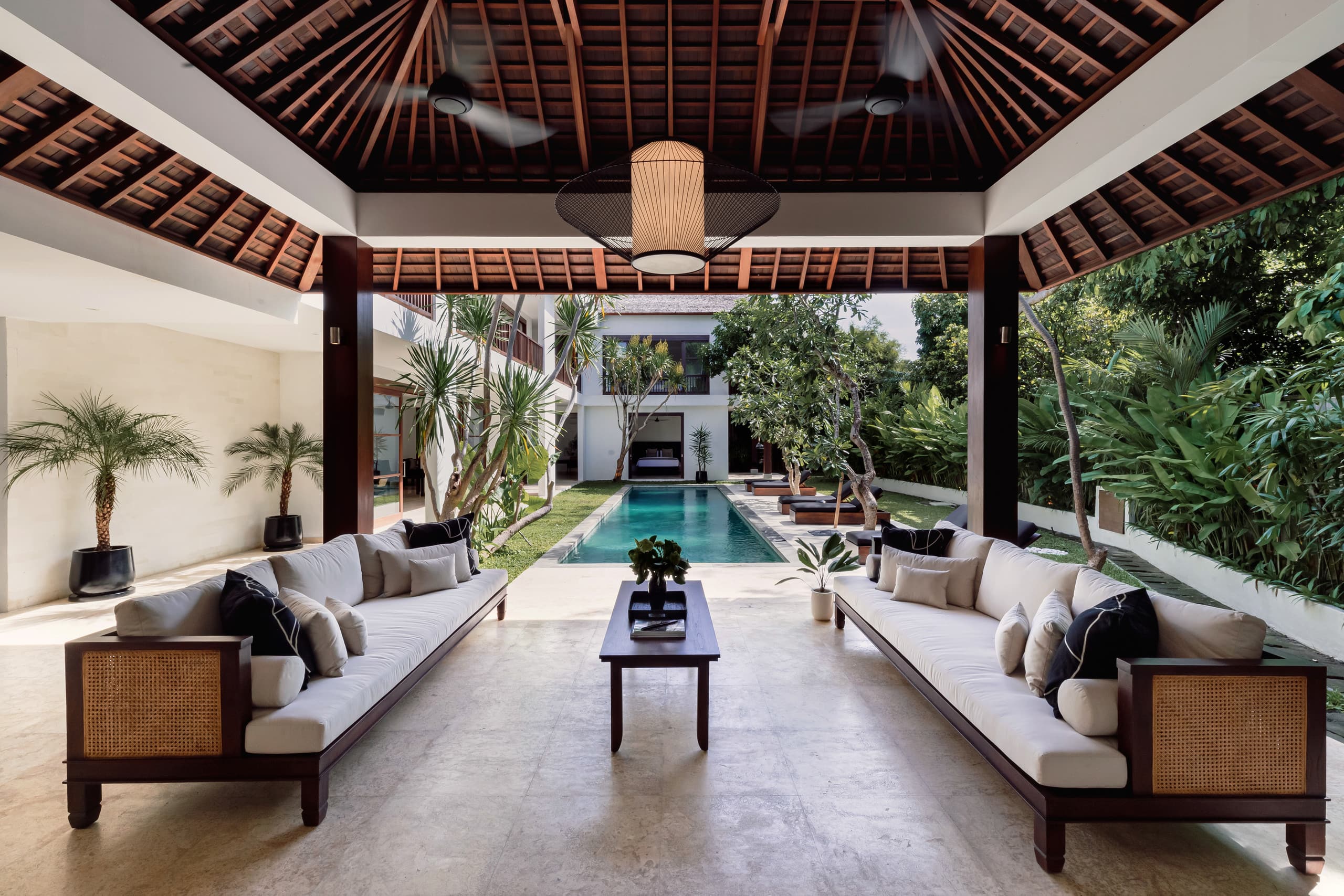 Villa Amara Pradi: 4-Bedroom, Pool, Outdoor Lounge — photo 2