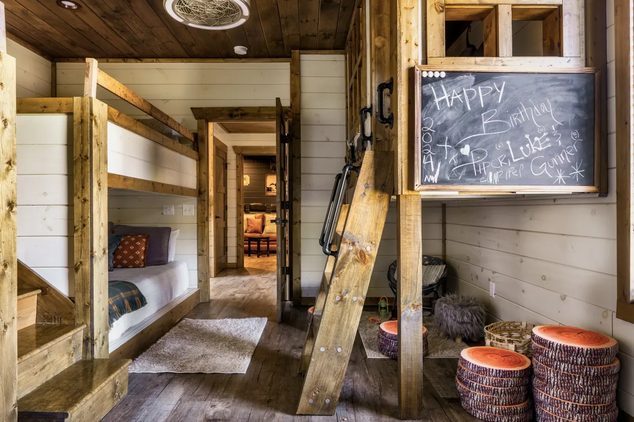 LUX Indoor POOL Cabin GameRoom Theatre & Hot Tub! 12