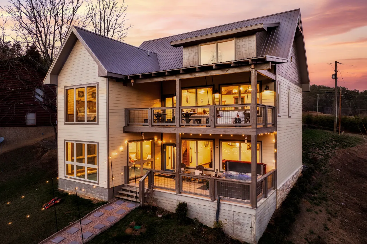 LUX Indoor POOL Cabin GameRoom Theatre & Hot Tub! 15