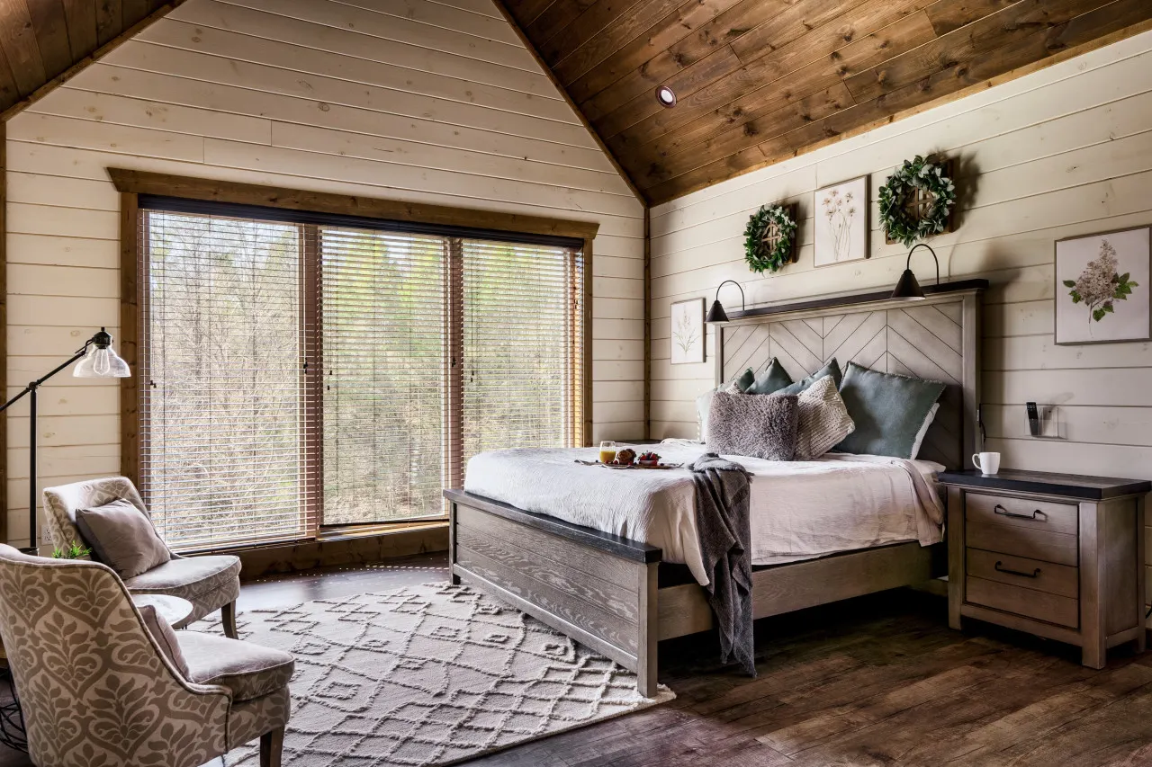 LUX Indoor POOL Cabin GameRoom Theatre & Hot Tub! 7
