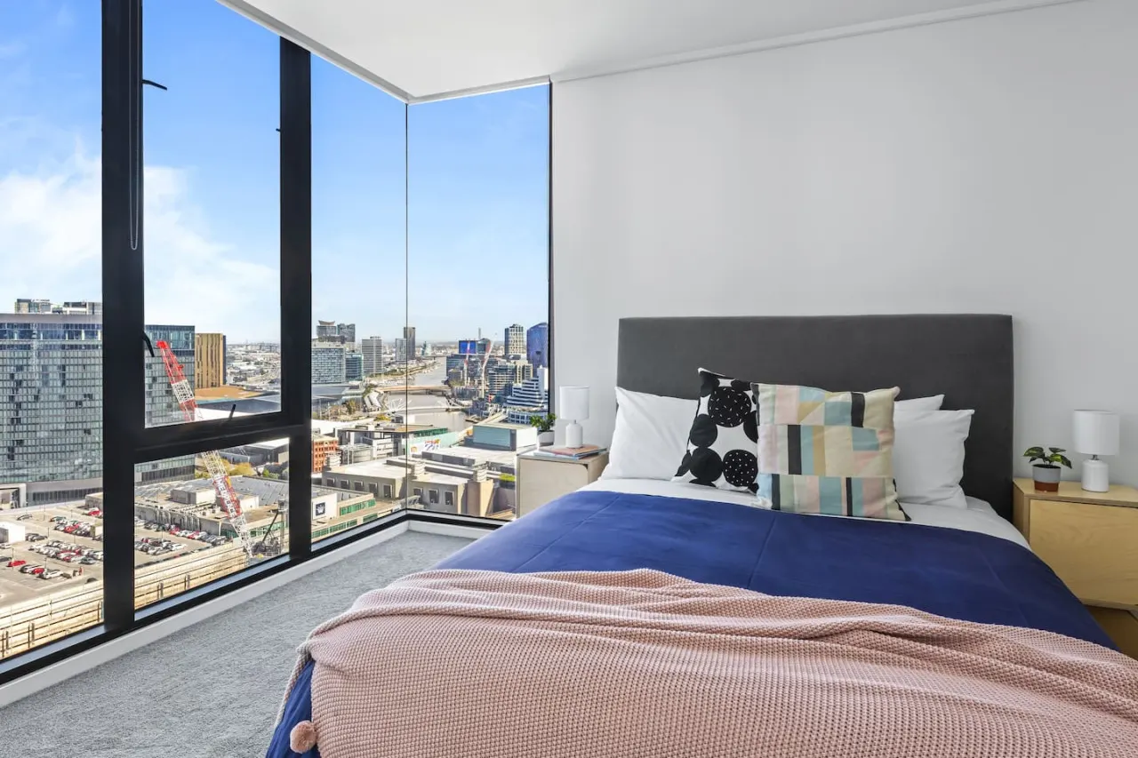 Alana- Penthouse style 3bed/2bath Melbourne Home 15