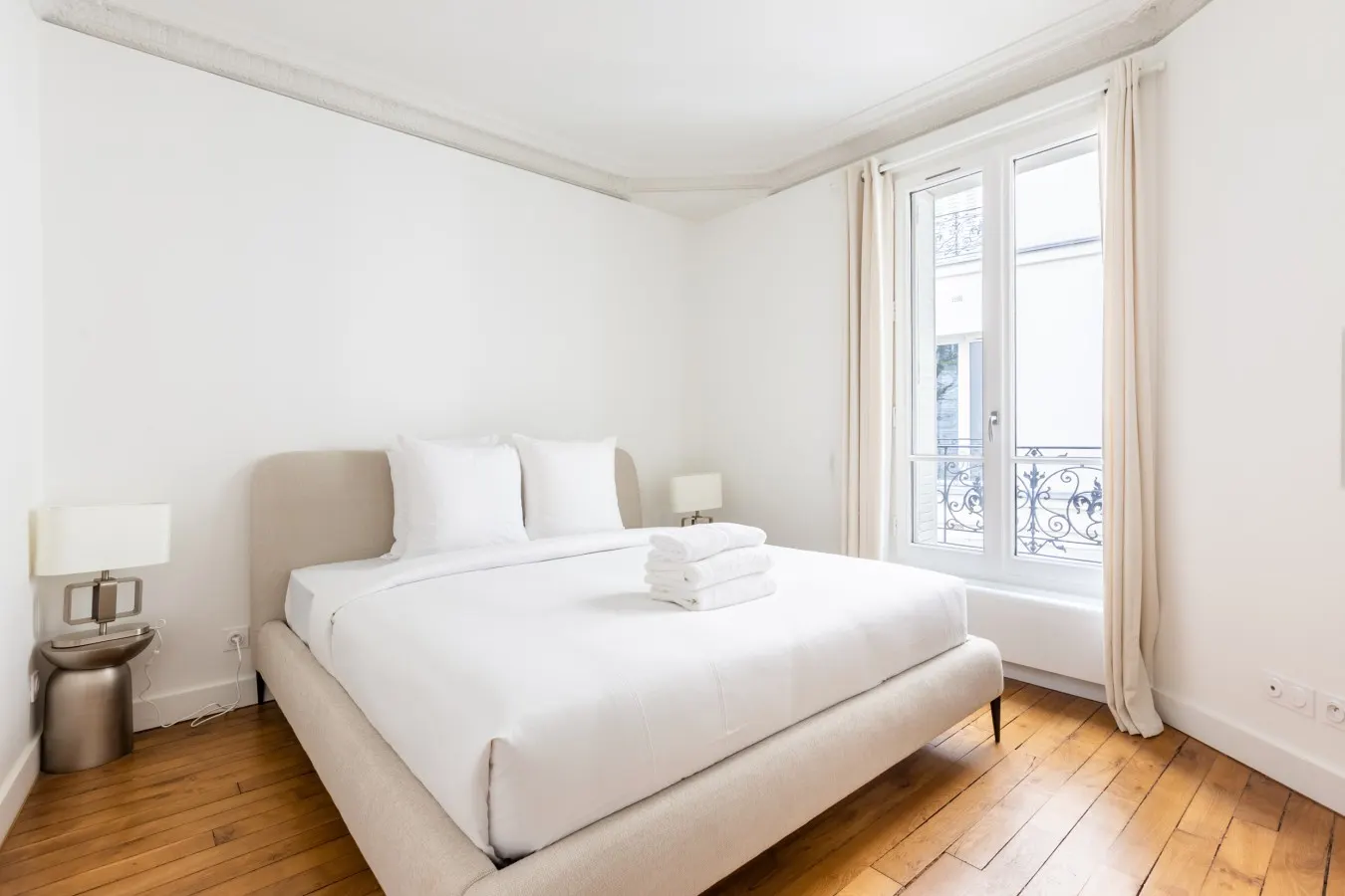 Eiffel Tower - Renovated 4 people 5