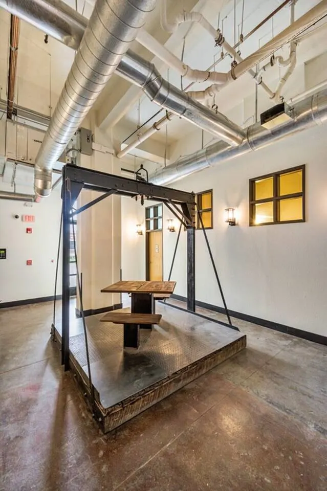 Oso Condo - Walk To The Silos 9