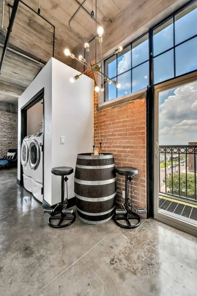 Oso Condo - Walk To The Silos 14