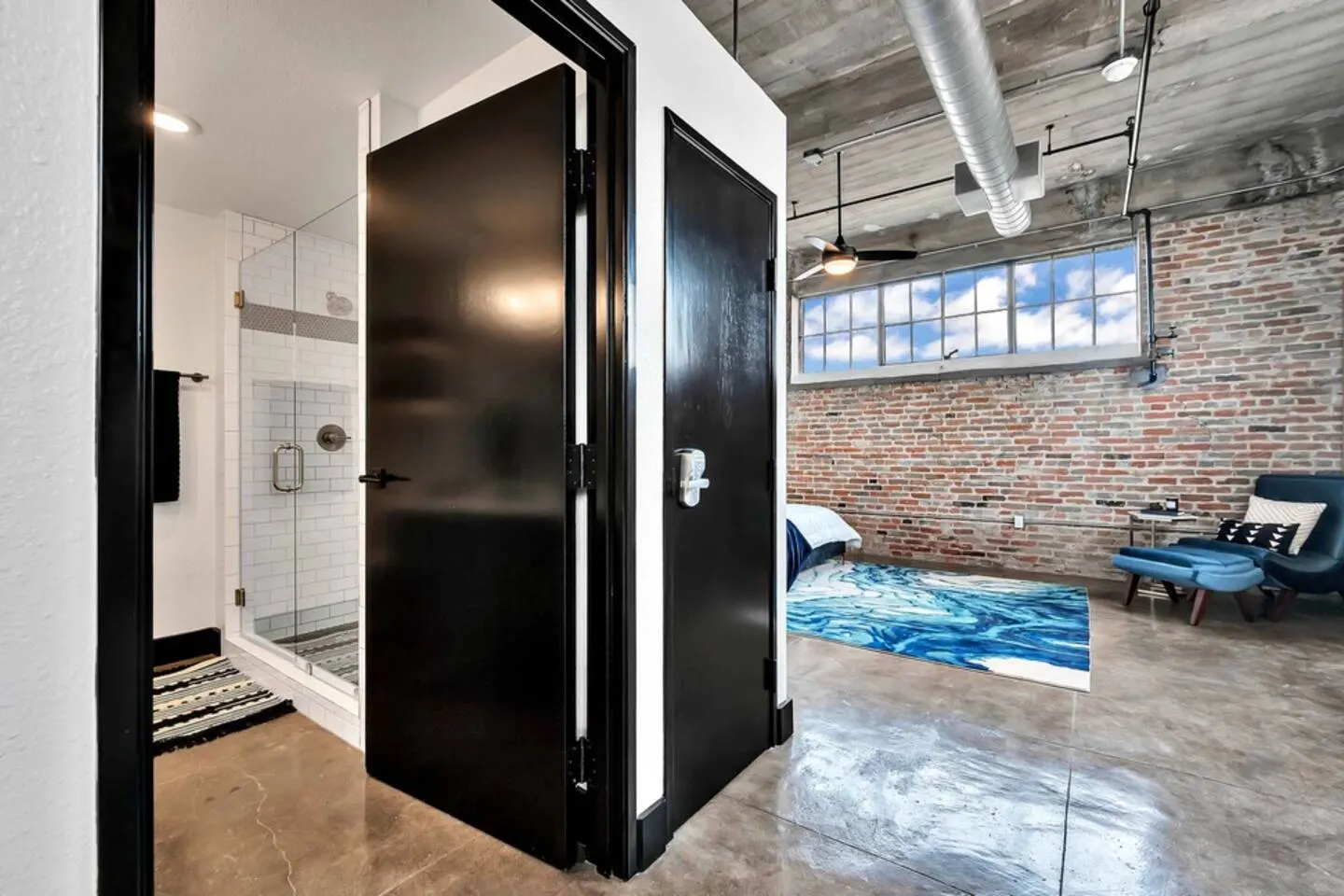 Oso Condo - Walk To The Silos 17
