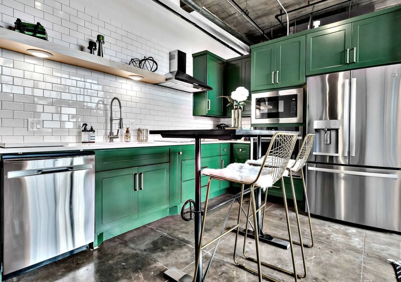 Oso Condo - Walk To The Silos 4