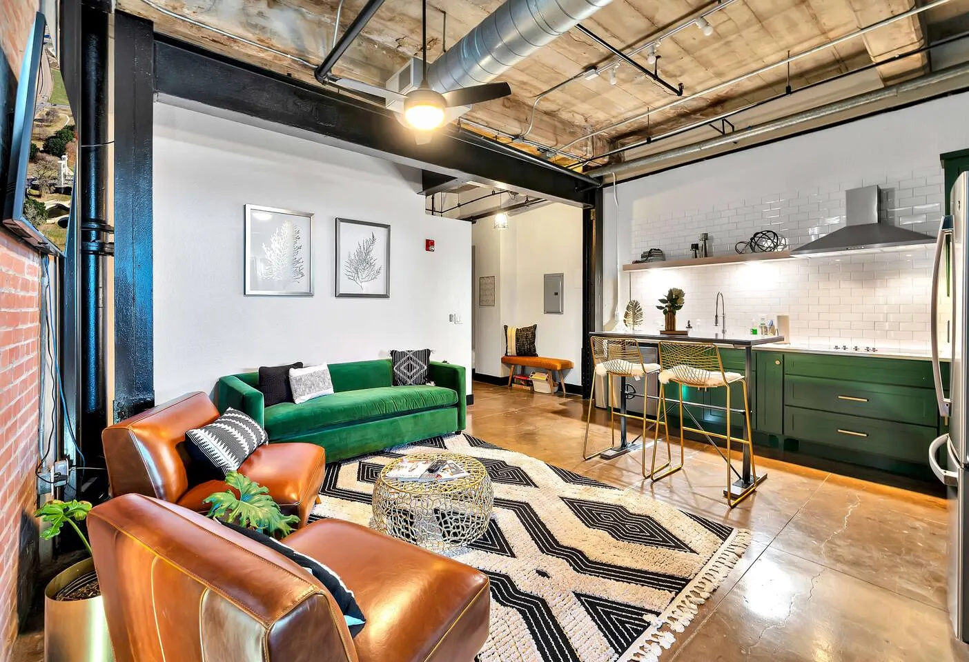 Oso Condo - Walk To The Silos 5