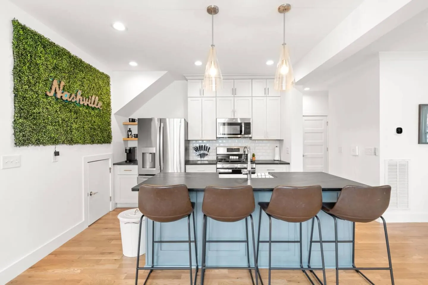 *Nashville* 4BR Farmhouse Monthly-Stay Friendly 12