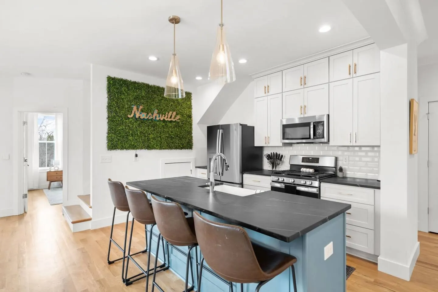 *Nashville* 4BR Farmhouse Monthly-Stay Friendly 4