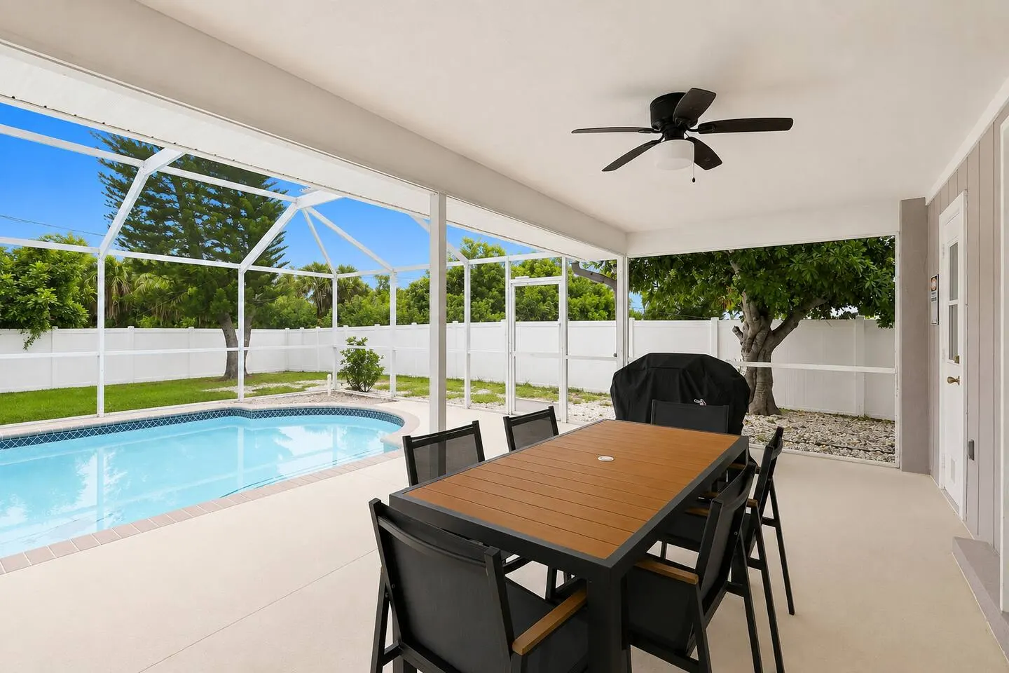 Spacious Pool Home Near Englewood Beach Sleeps 8 20