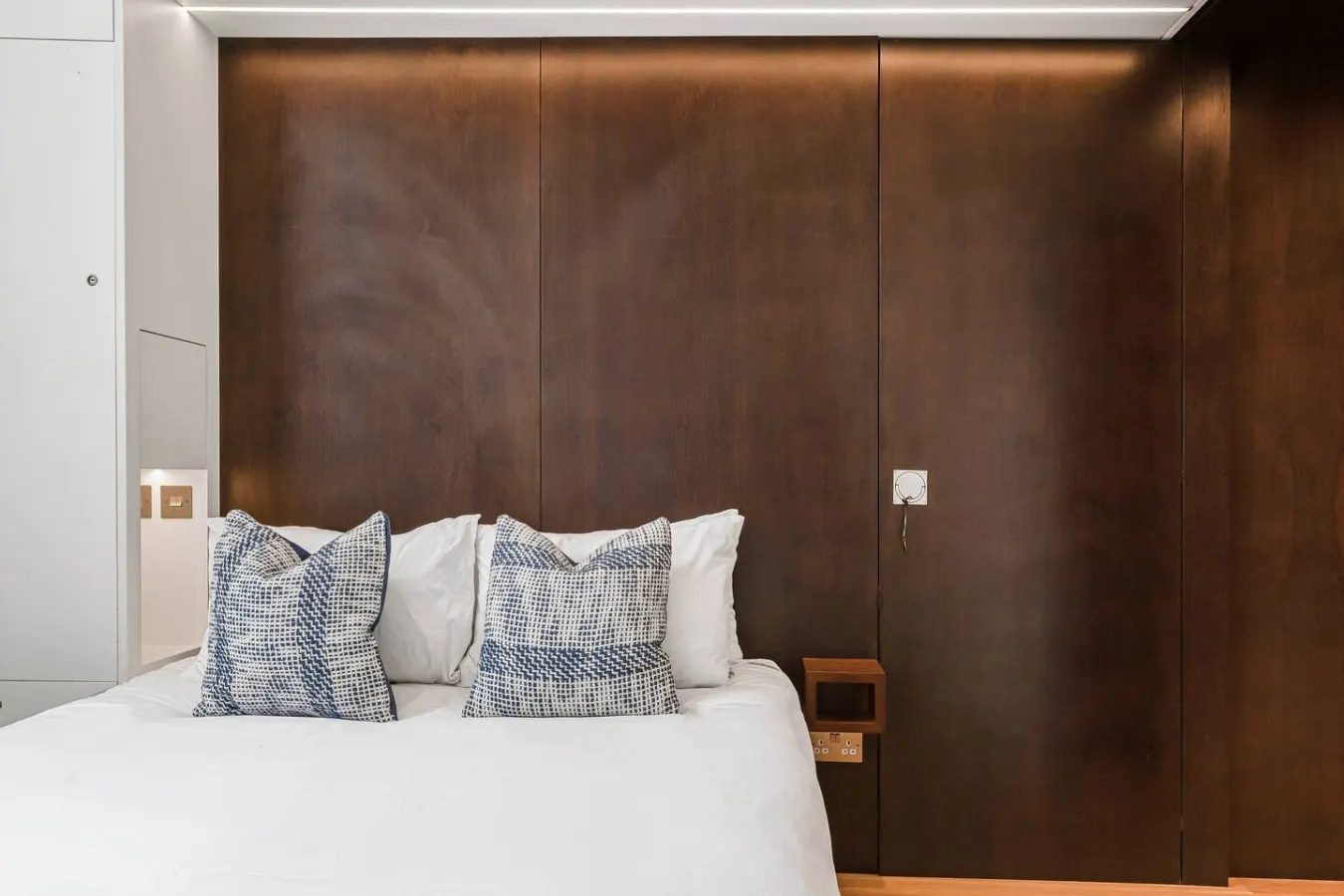 Bayswater Home High Ceilings Transport Links 20