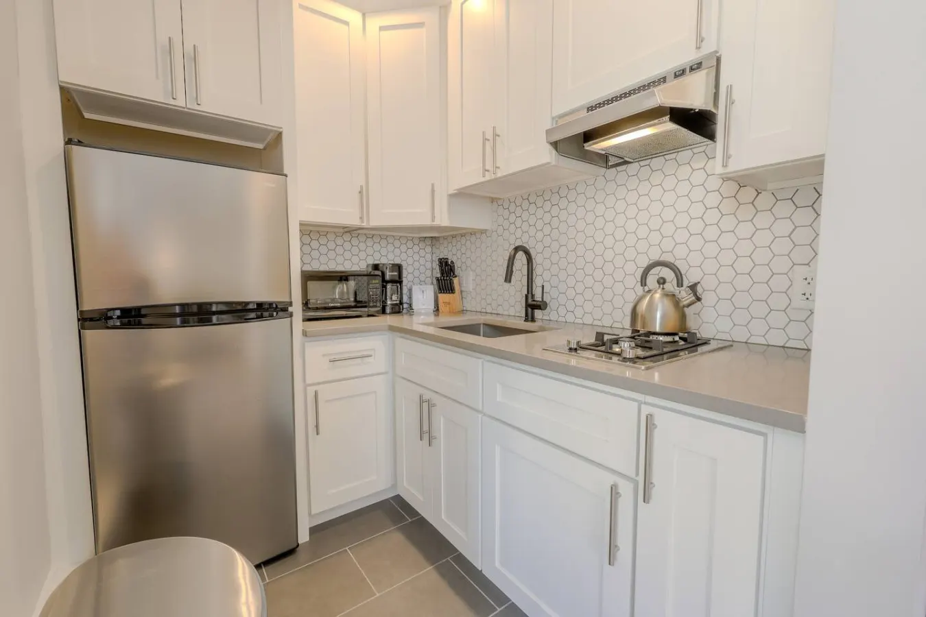 Sleek Studio Apartment in the South End 1