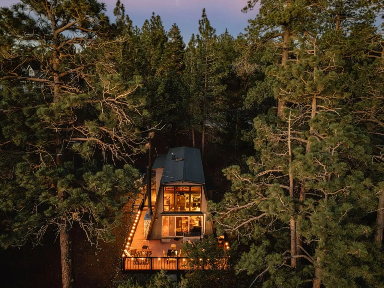 Cozy A-Frame vibes w. Lake & Ski views, AC