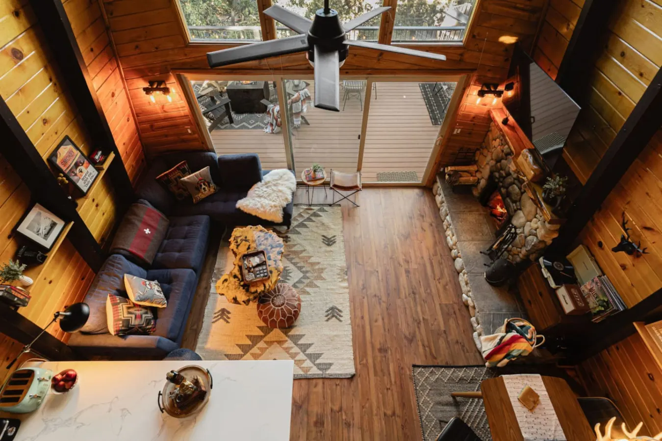 Cozy A-Frame vibes w. Lake & Ski views, AC 9