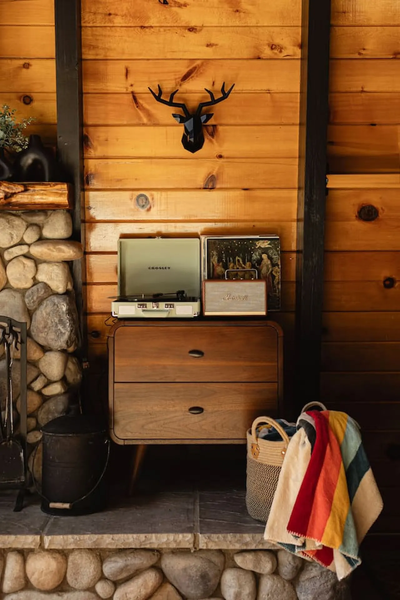 Cozy A-Frame vibes w. Lake & Ski views, AC 8