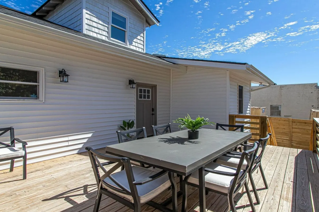 NEW! 4.5 Bedroom Home + Deck >3 min to Downtown — photo 2